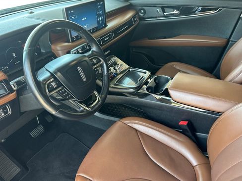 Certified 2022 Lincoln Nautilus Reserve w/ Luxury Package FWD image 9