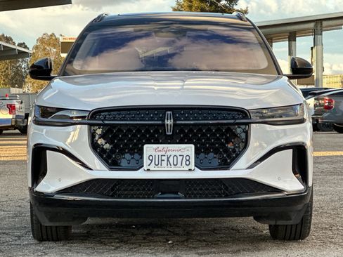 Certified 2025 Lincoln Nautilus Reserve w/ Jet Appearance Package image 10