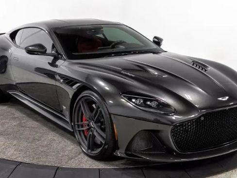 Used 2019 Aston Martin DBS Superleggera image 10
