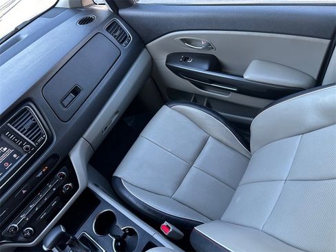Used 2020 Kia Sedona EX image 27
