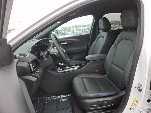 Certified 2024 Buick Envista Sport Touring w/ Convenience I Package image 13