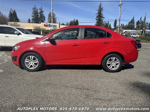 Used 2012 Chevrolet Sonic LT image 4