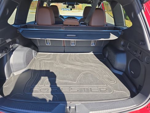 Used 2025 Subaru Forester Touring image 12