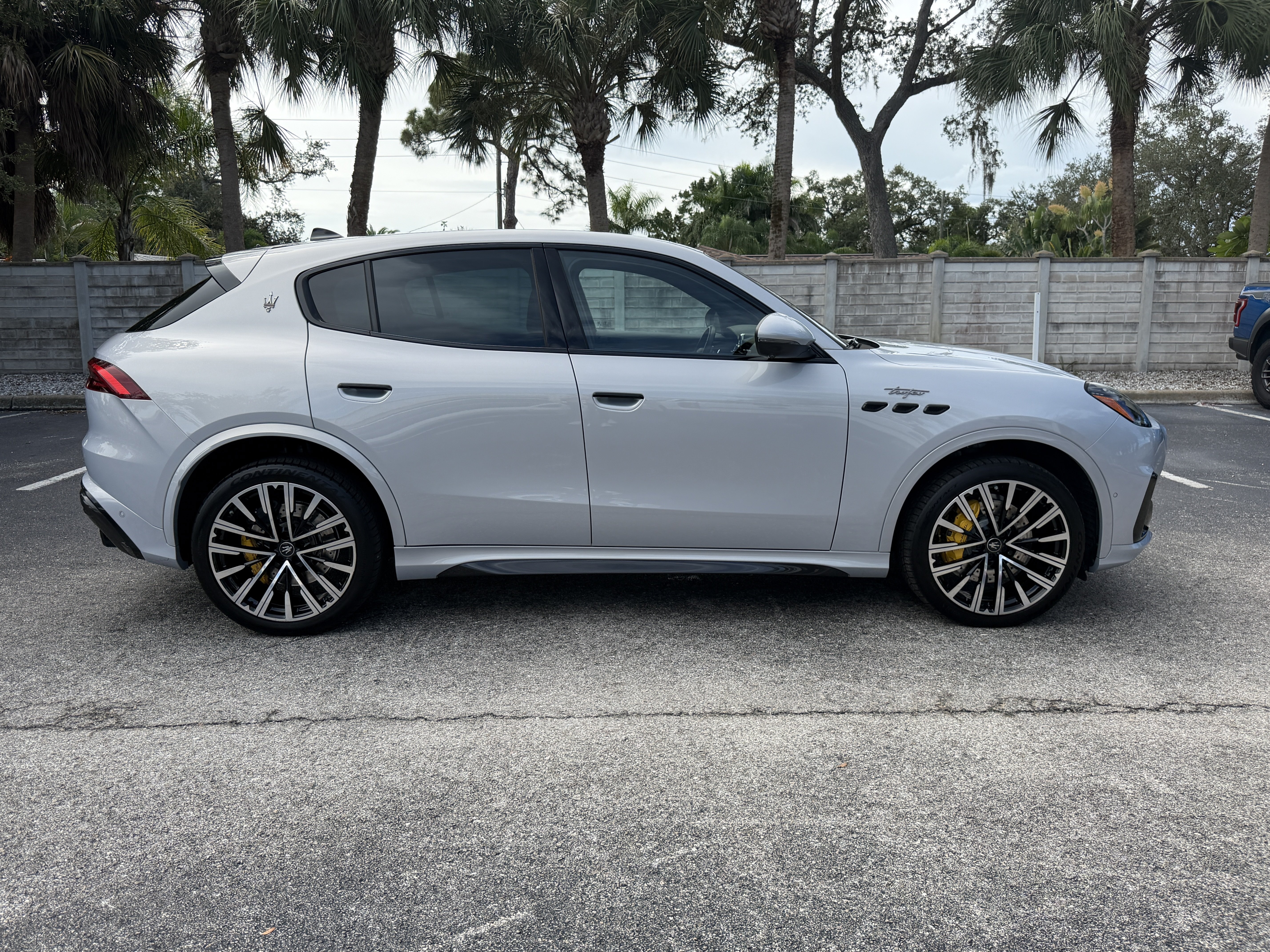 Used 2024 Maserati Grecale Trofeo AWD/4WD image 7