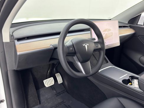 Used 2022 Tesla Model Y Performance image 14