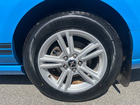 Used 2013 Ford Mustang Convertible RWD image 39