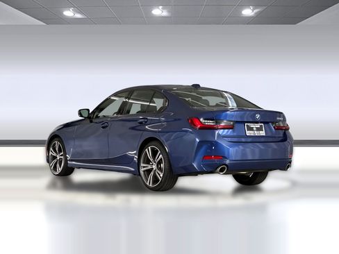 Used 2023 BMW 330i Sedan w/ Driving Assistance Package RWD image 3