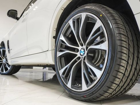 Used 2019 BMW X6 xDrive35i w/ M Sport Package AWD/4WD image 38