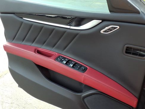 Used 2022 Maserati Ghibli Modena RWD image 31