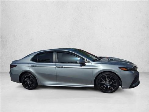 Certified 2021 Toyota Camry SE FWD image 4