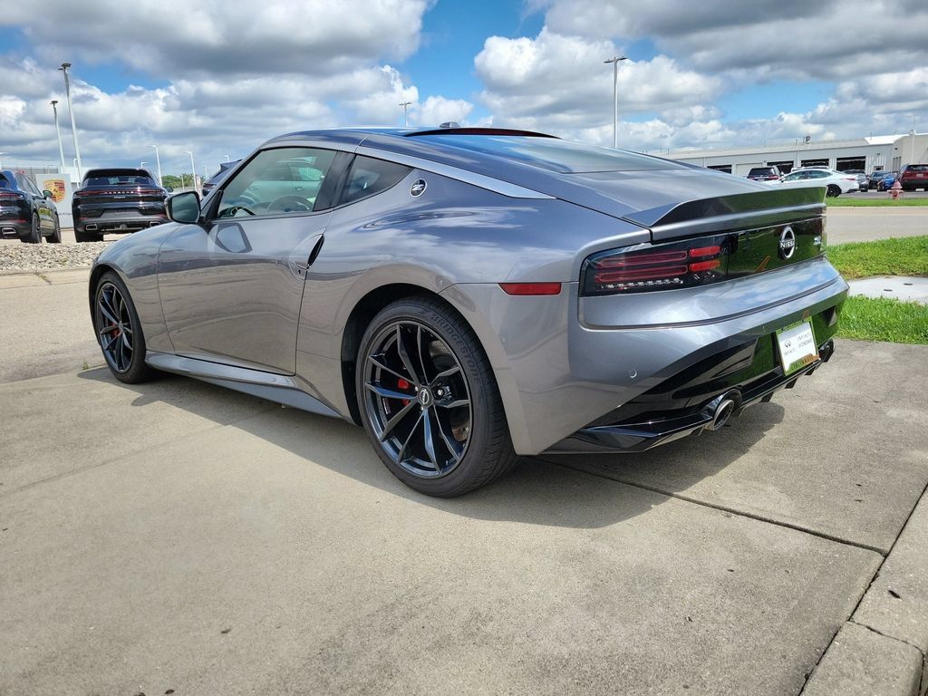 Used 2025 Nissan Z Performance w/ Floor Mat Package RWD image 3