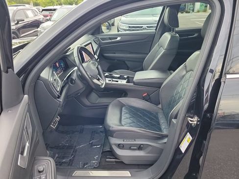Used 2024 Volkswagen Atlas Cross Sport SEL Premium R-Line AWD/4WD image 19