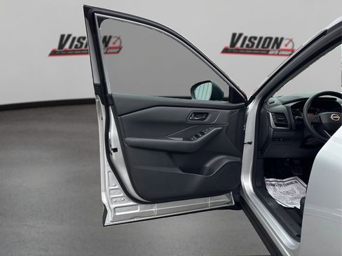 Certified 2025 Nissan Rogue S image 22