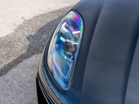 Certified 2025 Porsche Macan image 19