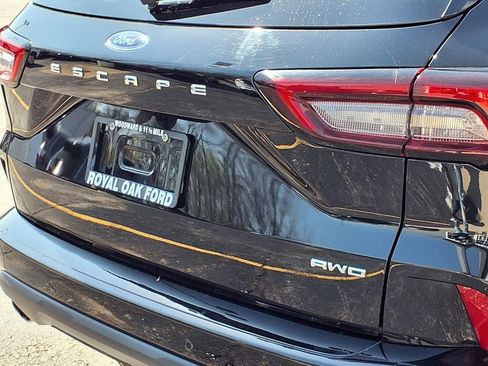 Used 2023 Ford Escape ST-Line Select w/ Tech Pack #2 image 6