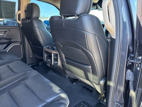 Used 2019 RAM 1500 Laramie image 42