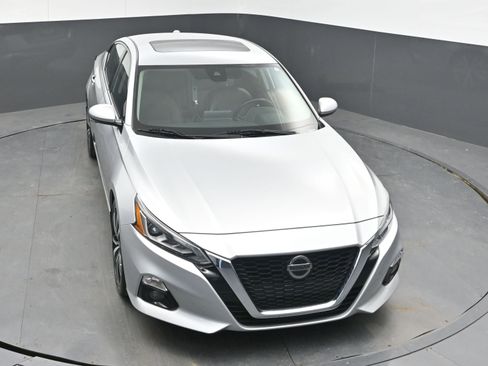 Used 2020 Nissan Altima 2.0 Platinum image 30