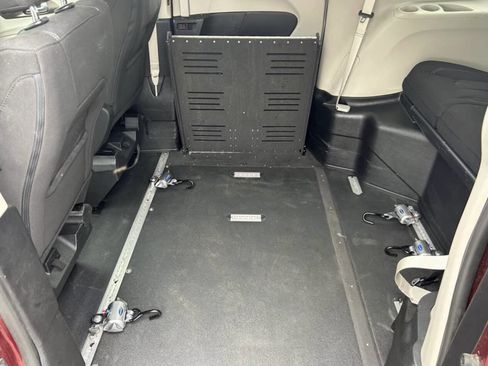 Used 2023 Chrysler Voyager LX image 16