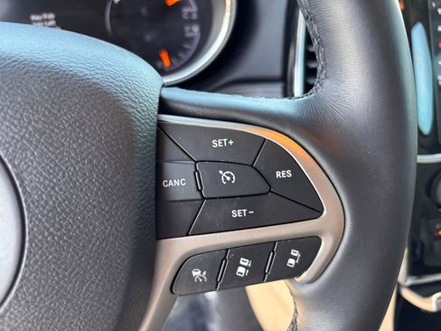 Used 2020 Jeep Grand Cherokee Limited w/ Luxury Group II RWD image 24
