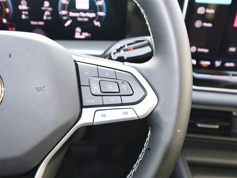 New 2026 Volkswagen Tiguan SE image 24