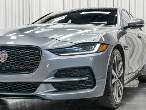 Used 2020 Jaguar XE S image 37