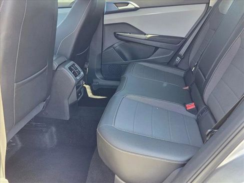 Used 2024 Volkswagen Taos SE image 18