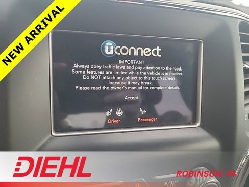 Used 2018 Jeep Grand Cherokee Laredo image 11