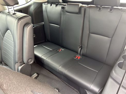 Used 2023 Toyota Highlander XLE AWD/4WD image 20