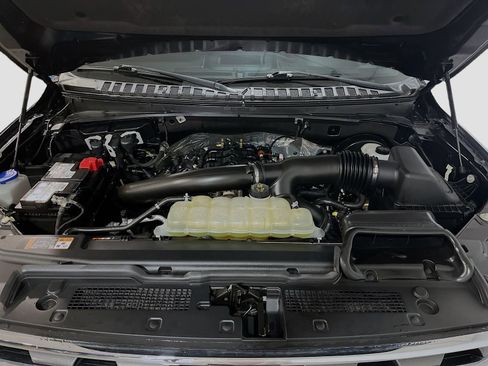 Used 2021 Ford Expedition XLT image 34