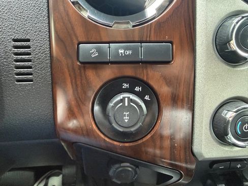 Used 2013 Ford F250 Lariat w/ Lariat Ultimate Pkg AWD/4WD image 29