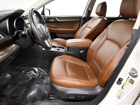 Used 2017 Subaru Outback 2.5i Touring AWD/4WD image 14