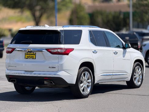 Used 2020 Chevrolet Traverse High Country w/ LPO, Floor Liner Package AWD/4WD image 24