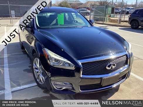 Used 2016 INFINITI Q70 3.7 image 1