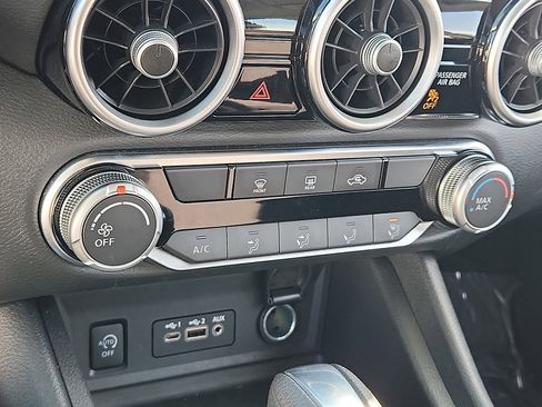 Used 2024 Nissan Sentra SV image 15