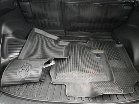 Used 2024 Toyota RAV4 XLE Premium FWD image 21