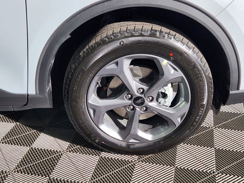 New 2026 Ford Escape ST-Line w/ Tech Pack #1 AWD/4WD image 9