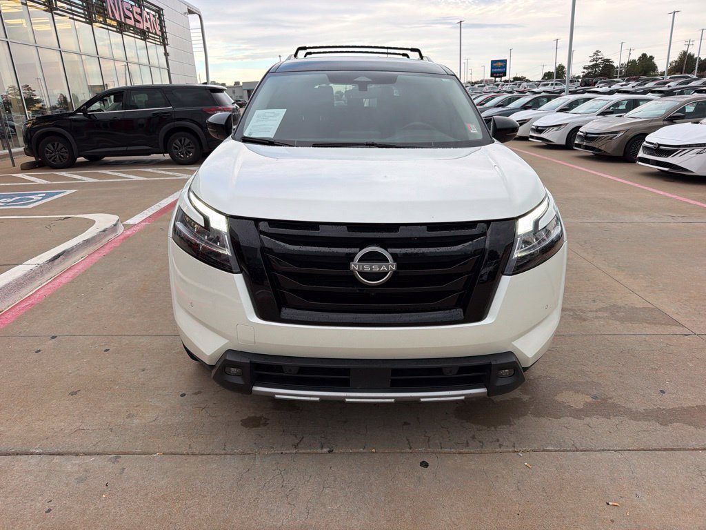 Used 2023 Nissan Pathfinder SL w/ Lighting Package (N92) AWD/4WD image 8