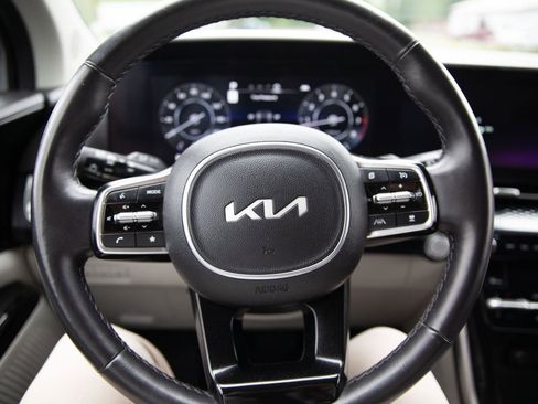 Used 2023 Kia Carnival SX Prestige FWD image 11