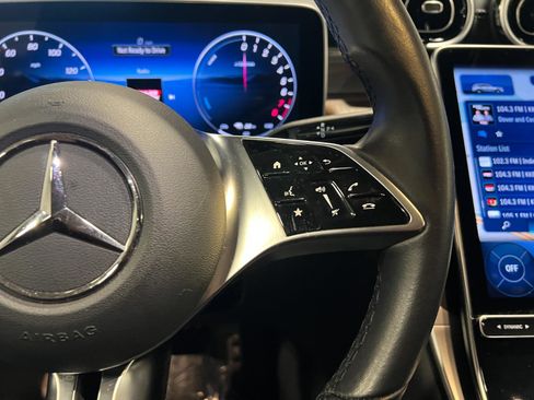 Used 2025 Mercedes-Benz GLC 350e 4MATIC image 15