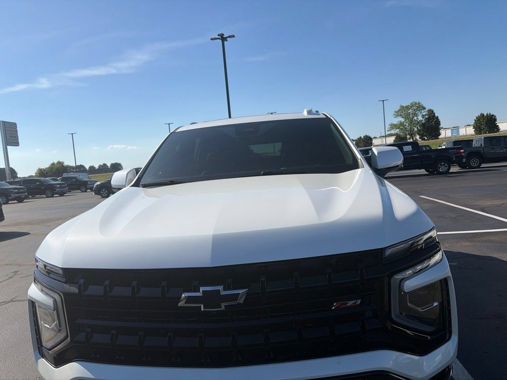 Used 2025 Chevrolet Tahoe Z71 w/ Comfort Package AWD/4WD image 3