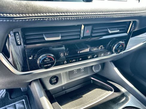 Used 2024 Nissan Rogue SL FWD image 27