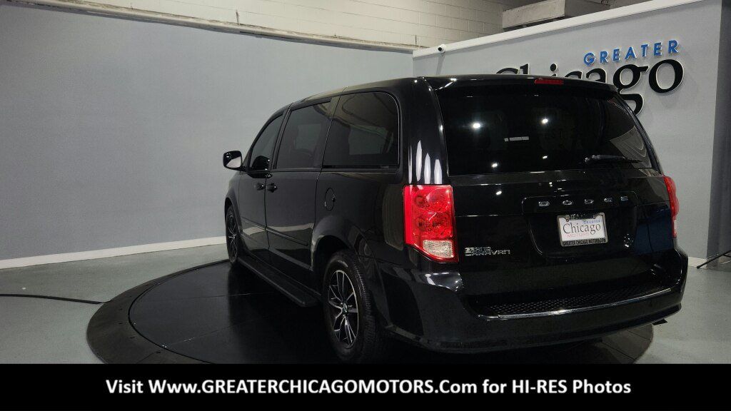 Used 2015 Dodge Grand Caravan SXT w/ Blacktop Package FWD image 10