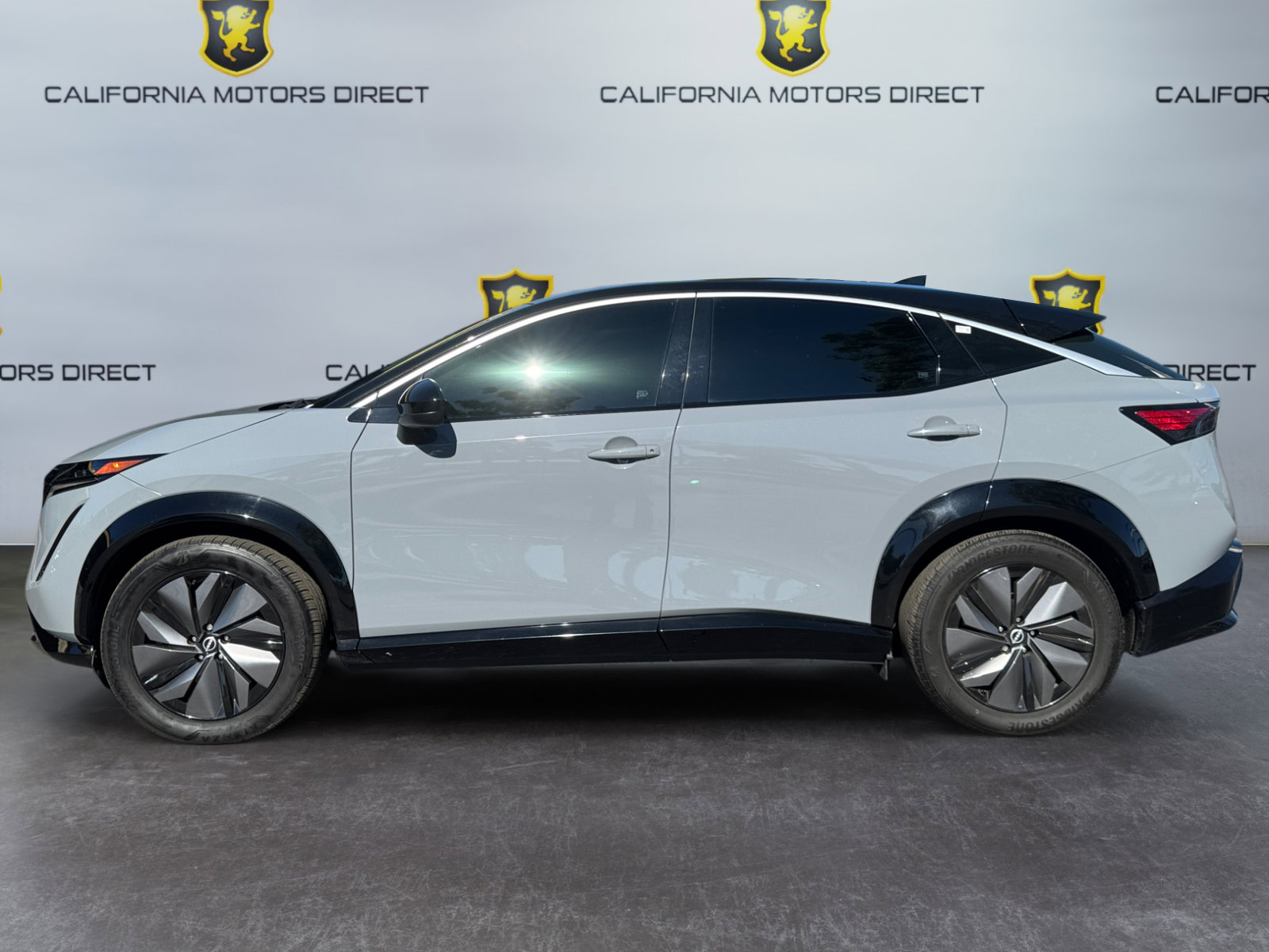 Used 2024 Nissan Ariya FWD image 2