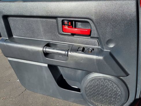 Used 2007 Toyota FJ Cruiser 4WD image 12