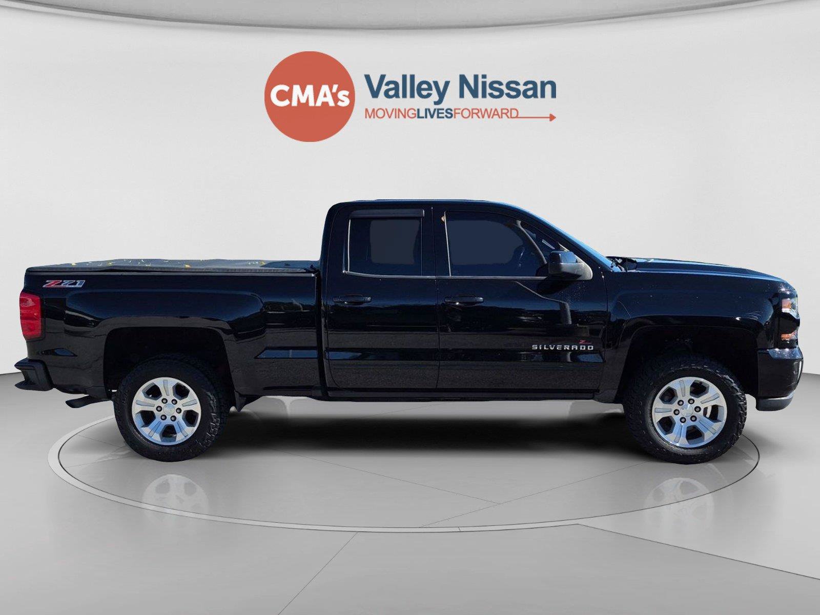 Used 2017 Chevrolet Silverado 1500 LT AWD/4WD image 6