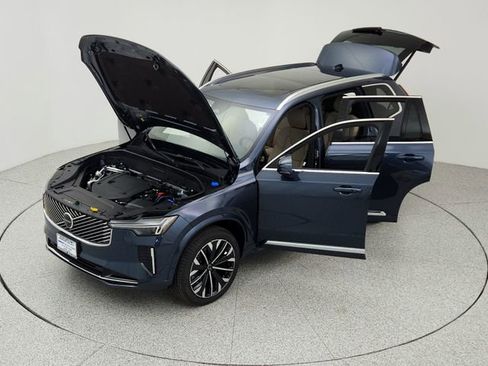 New 2026 Volvo XC90 B6 Plus w/ Protection Package Premier image 30