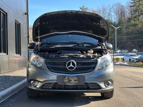 Used 2021 Mercedes-Benz Metris Passenger image 64