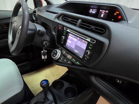 Used 2015 Toyota Prius C One FWD image 22