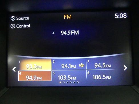 Used 2019 Nissan Pathfinder SV image 11