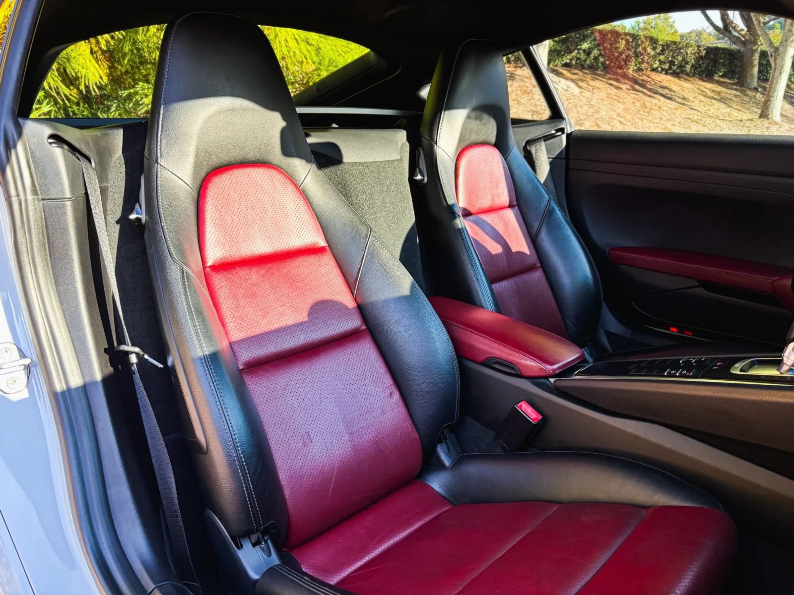 Used 2018 Porsche 718 Cayman RWD image 34